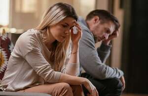 Las parejas con burnout sienten agotamiento y falta de motivación.