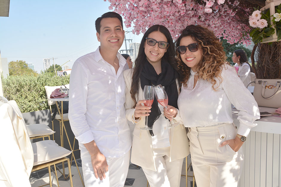 Paúl Palomares, Jessica Andrade e Isabel López
