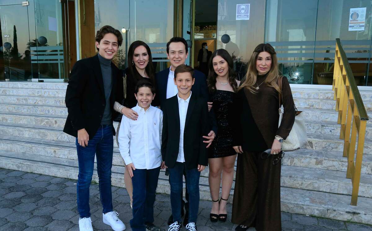 Rodrigo Galván, Ana Gaby Cantú, Gustavo Galván Mauricio Galván, Marcelo Galván, Regina Galván y Lulú Guajardo