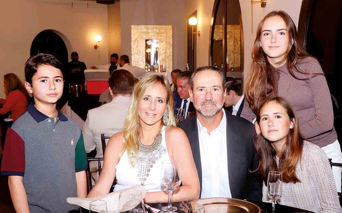 David Gutiérrez, María José Peláez, Chacho Gutiérrez, Andrea Gutiérrez y Bárbara Gutiérrez/ Fotos: Dennis Hernández