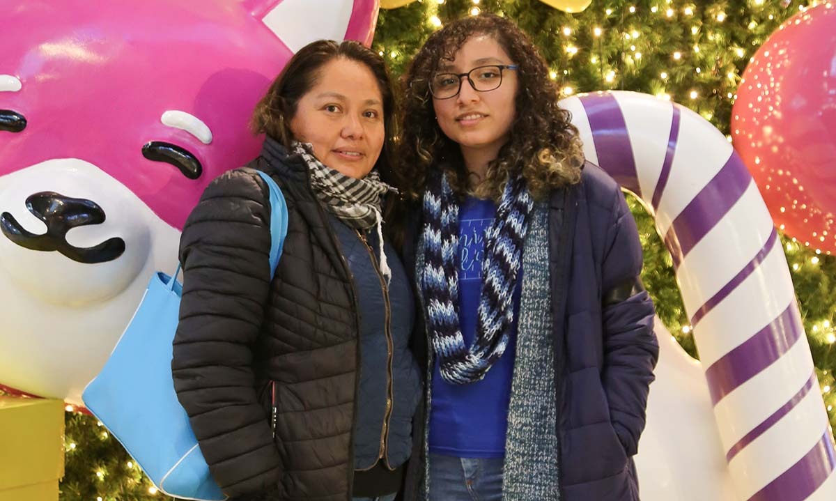 Liz Villa y Paloma Hernández
