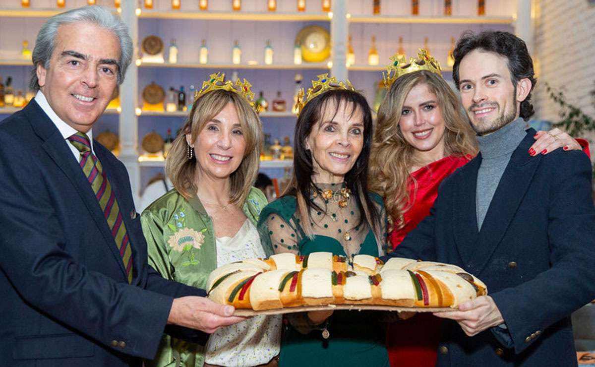 Lorenzo Lazo, Ceci Junco, Helena Lozoya, Alexia Capdevielle y Rafa Picard
