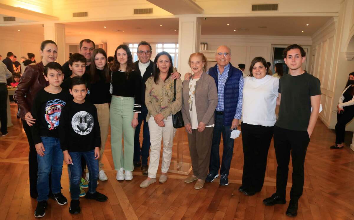 Marcela González de Martínez, José Martínez, Verónica Martínez y Antonio Calderón