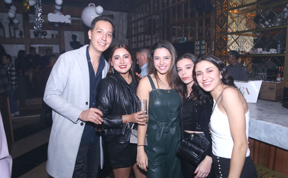 Martín, Anilú, Nico, Fer y Lucía