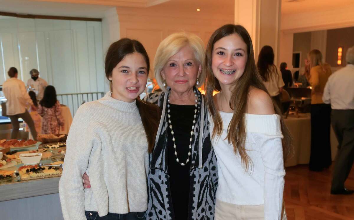 Sofía González, Blanca Ramírez de Gutiérrez y Valeria González