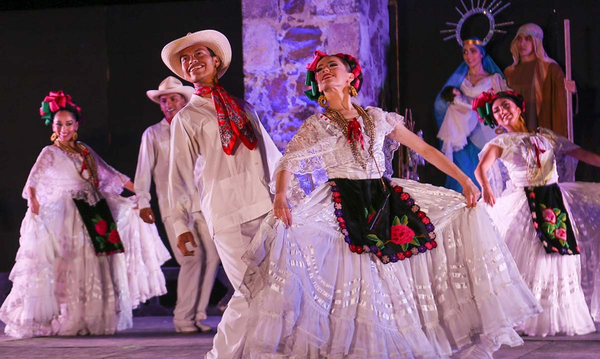 Navidades en México del Ballet Folclórico de Amalia Hernández