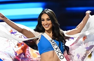 Irma Miranda brilla en Miss Universo con bikini y capa de María Féliz (Foto: Instagram)