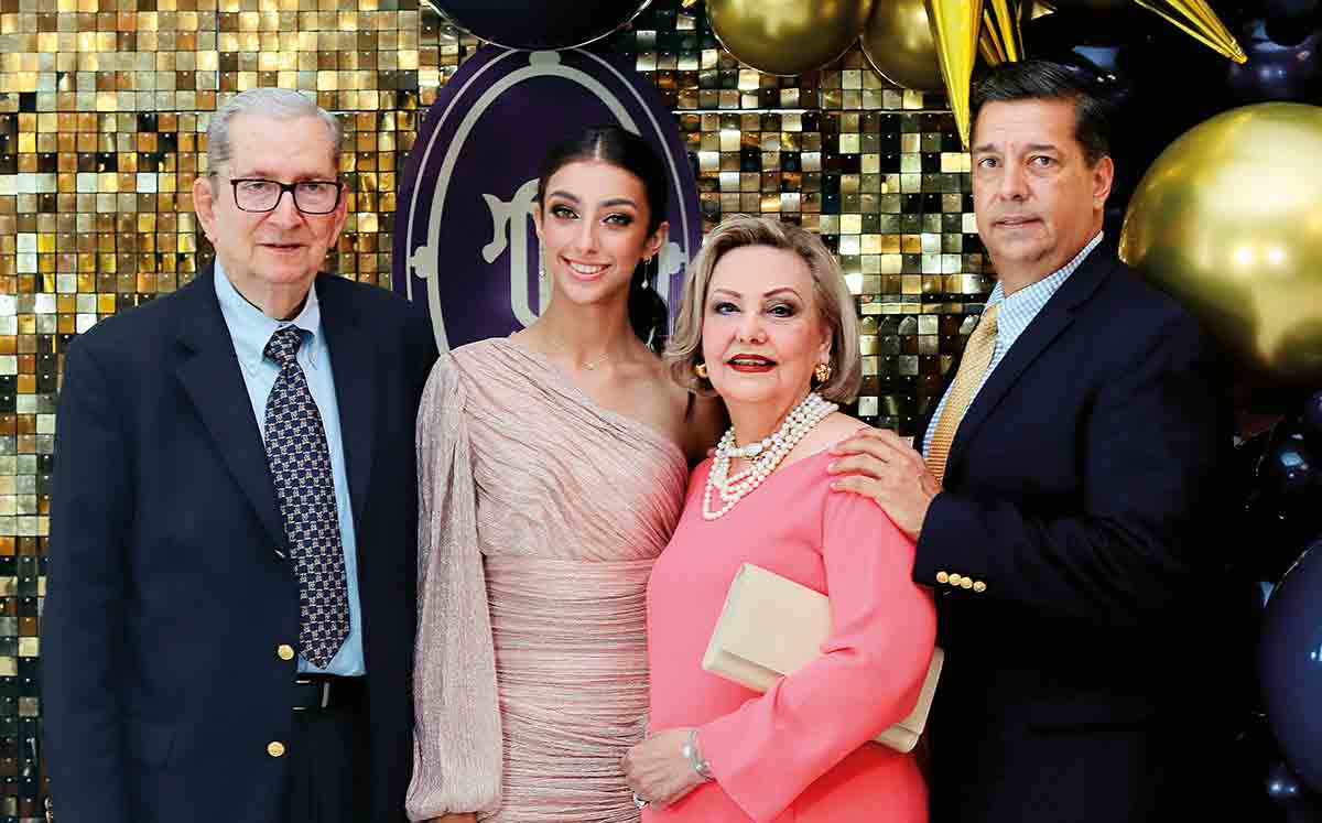 Santiago Sobera, Daniela Sobera, Rosa Inés de Sobera y Santiago Sobera / Fotos: Dennis Hernández