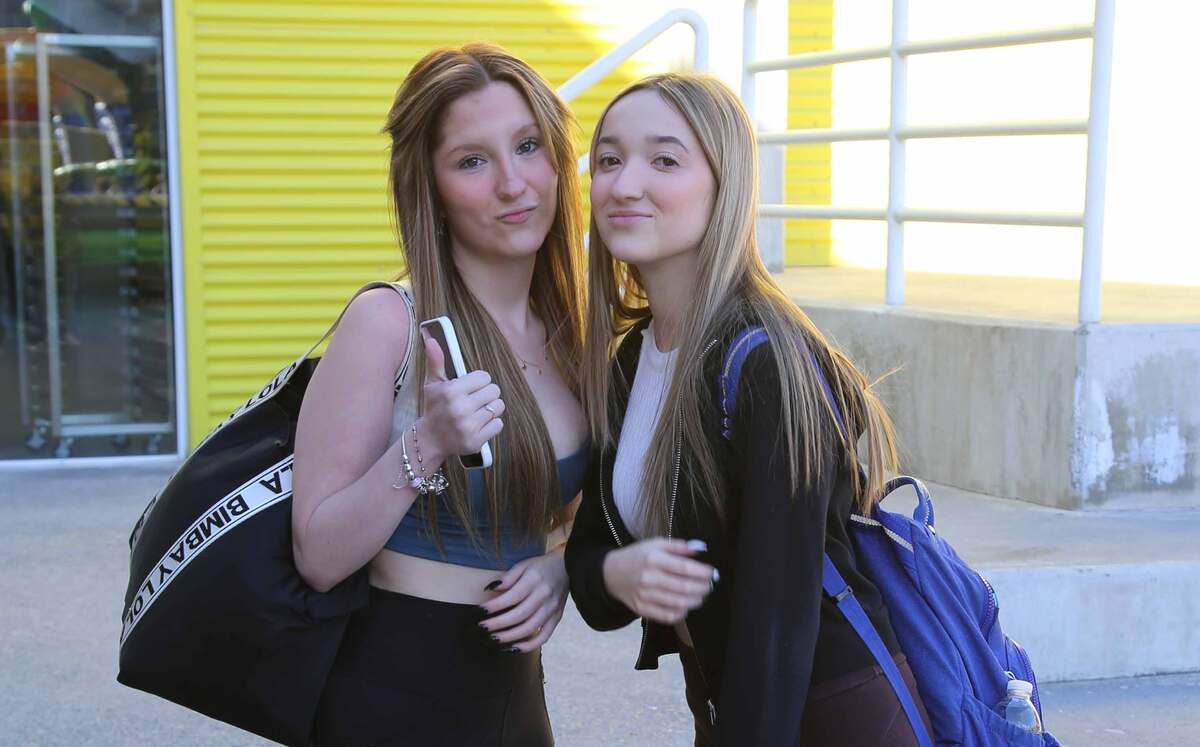 Ashley Esparza y Rebeca Guerra
