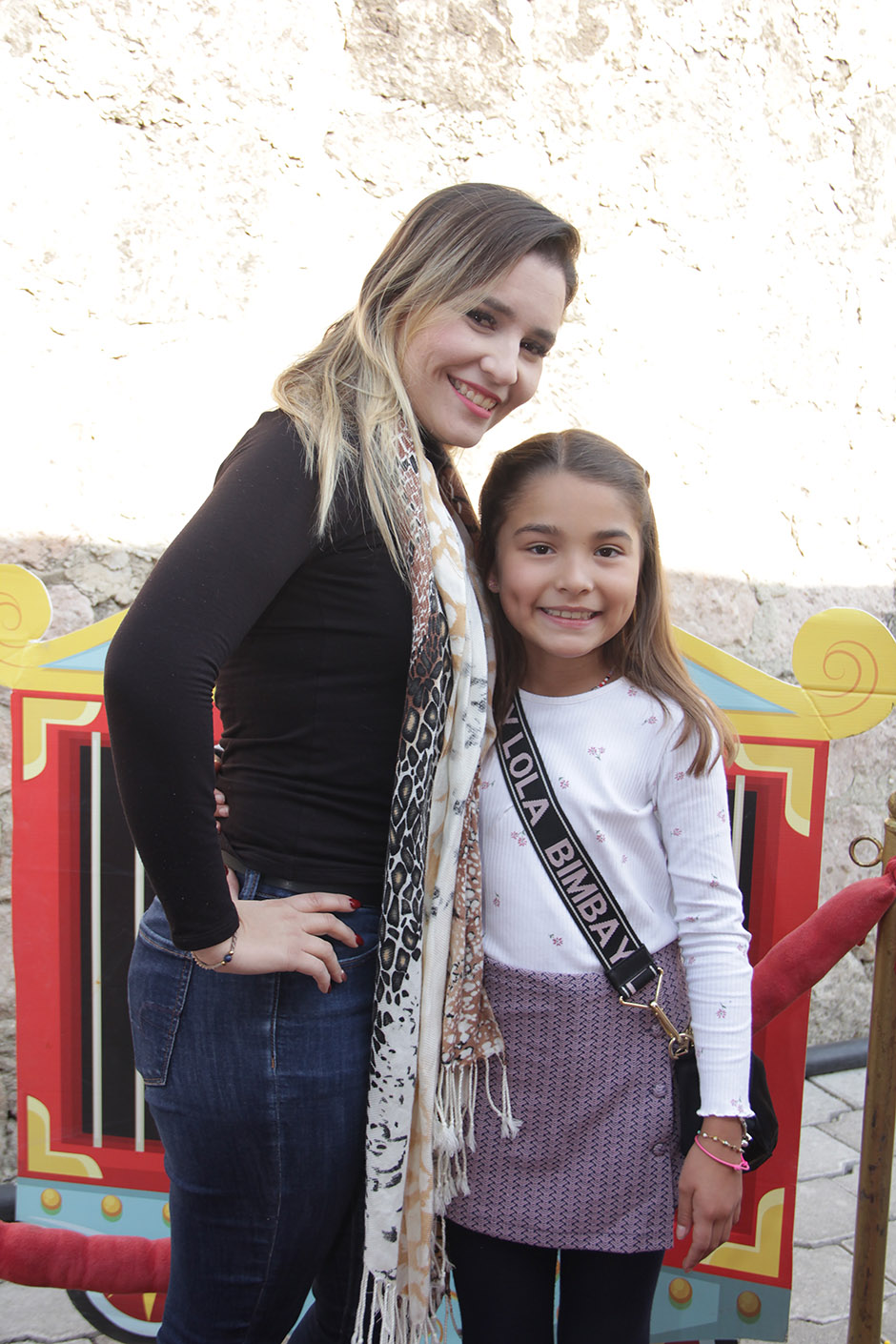 Jessica Baltazar y Victoria Basulto