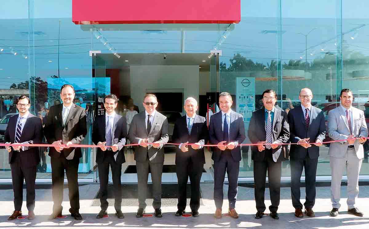 Adrián Charur, Gerardo Fernández, Jorge Charur, José Román, Jorge Charur Mendez, Francisco Soto, Javier Curiel, André Medeiros y Alejandro Casillas /