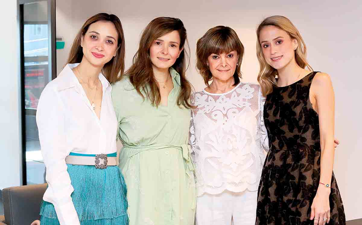 Claudia de Charur, Cristina Charur, Cristina de Charur y Camila de Charur / Fotos: Dennis Hernández