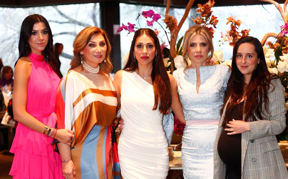 Alexandra Haro, Claudia Haro de Villarreal, Paulina Milmo, Vero Peña de Milmo y Vero Milmo