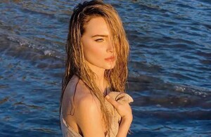 Belinda y el bikini halter que será la estrella del 2023 (Foto: Instagram)