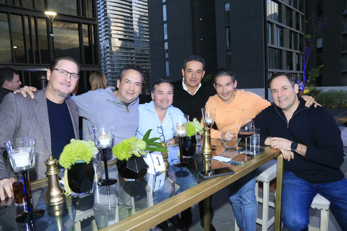 Carlos Sagaón, René González, Pepe Treviño,  Francisco Rodríguez, Pedro Kalifa y Juan Beltrán del Río