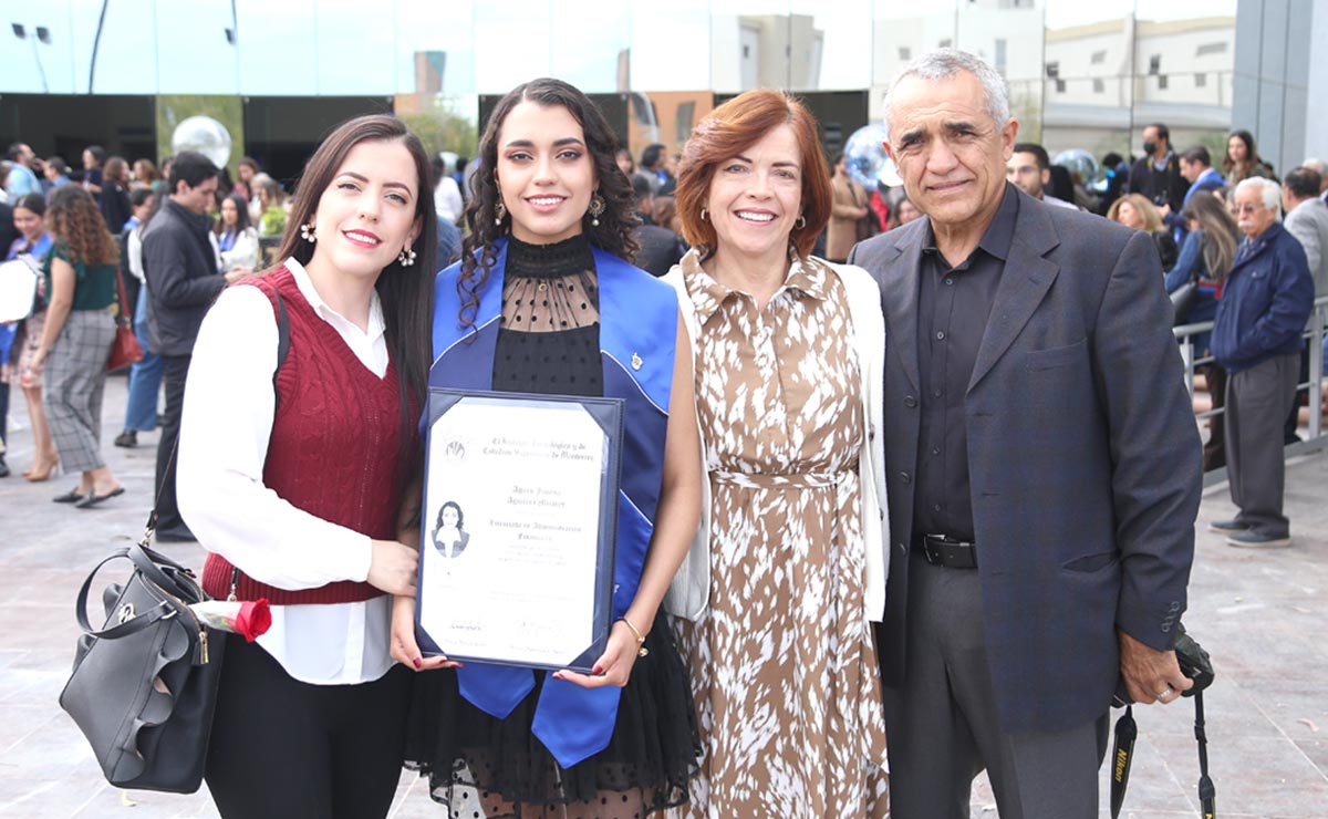 Miriam, Jimena, Inés y Santiago