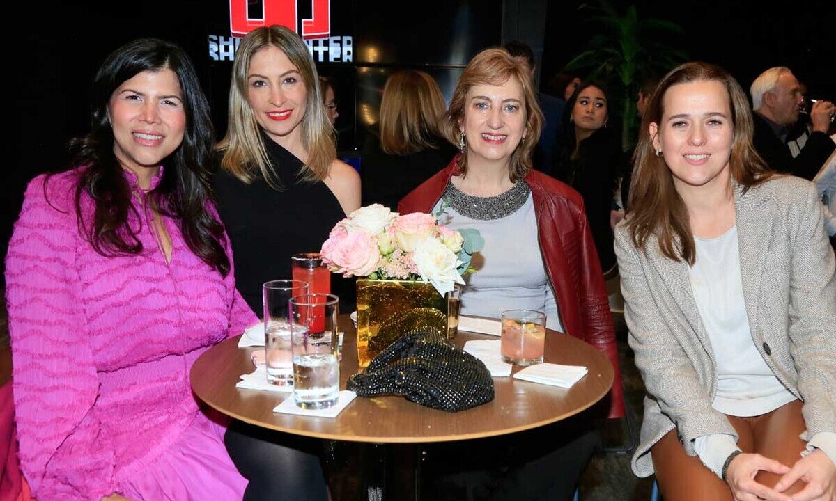 Nicole Savigñon, Vanessa Villarreal, Martha Zañudo y Gaby Aranda
