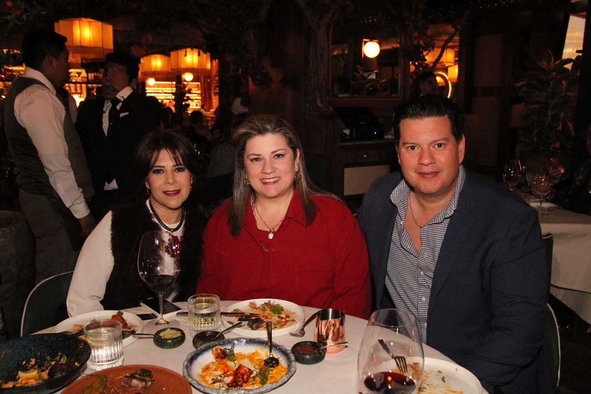 Dulce, Claudia y Juan Luis Niño. (Foto: Esmeralda Escamilla)
