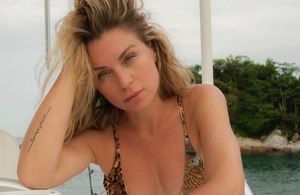 Ludwika Paleta y cómo llevar el clásico bikini negro para ser tendencia (Foto: Instagram)