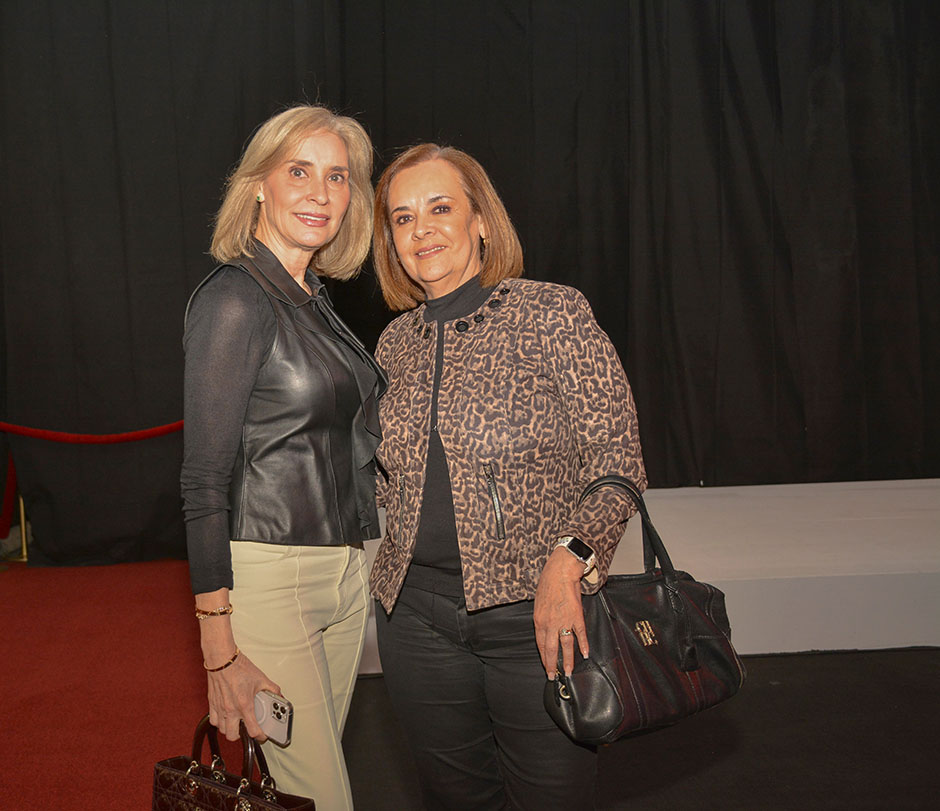 Celina de González y Doris González