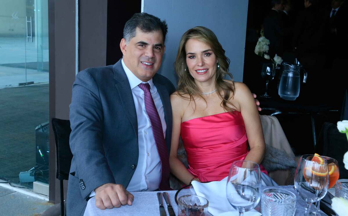 Arturo González y Verónica Scott de González