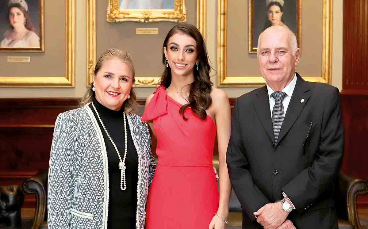 Begoña de Azcárraga, Daniela Sobera y Carlos Azcárraga  / Fotos: Dennis Hernández