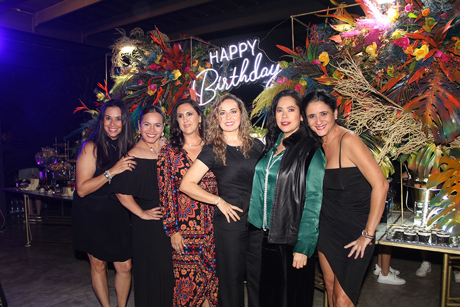 Marcela Leal, Rosita Gómez de Borja, Lorena Álvarez,  Peque Bracamontes, Gabriela Tirado y Karla Arroyo.