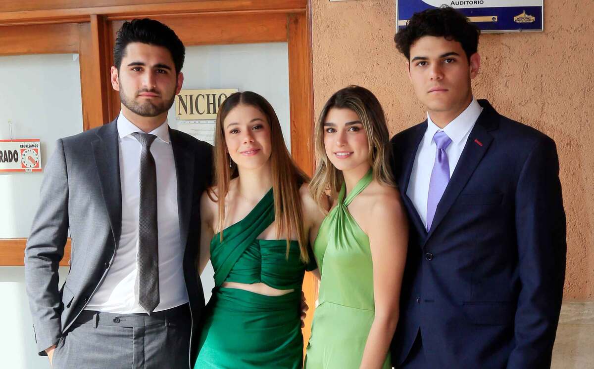 Mauricio Villalobos, Loretta Díaz, Ana María Villalobos y Alberto Villalobos