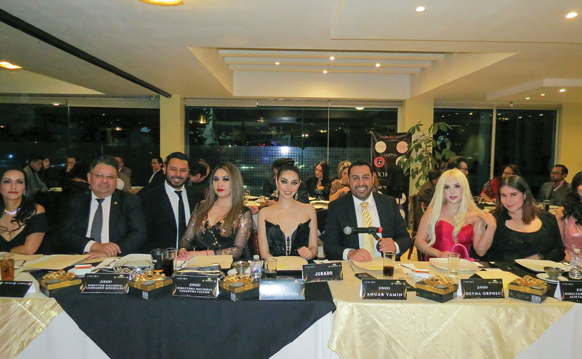 Jurado y representantes de Tourism Beauty
