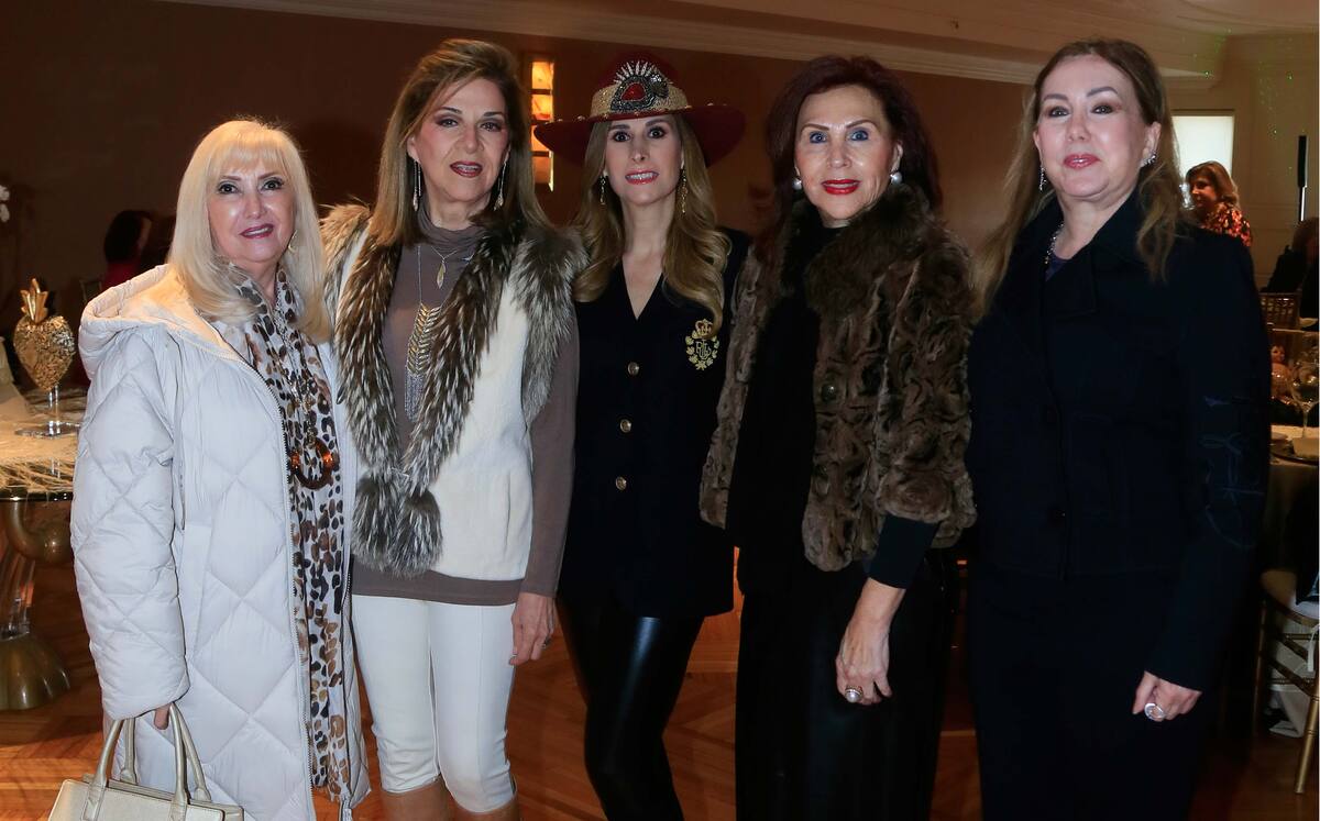 Coty Calderón, Nina Villarreal de Gustafson, Chely Tancredi, Martha Morales de García y Nancy Montemayor