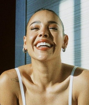 Danna Paola y Alex Hoyer protagonizan campaña de Calvin Klein | Foto (Instagram)