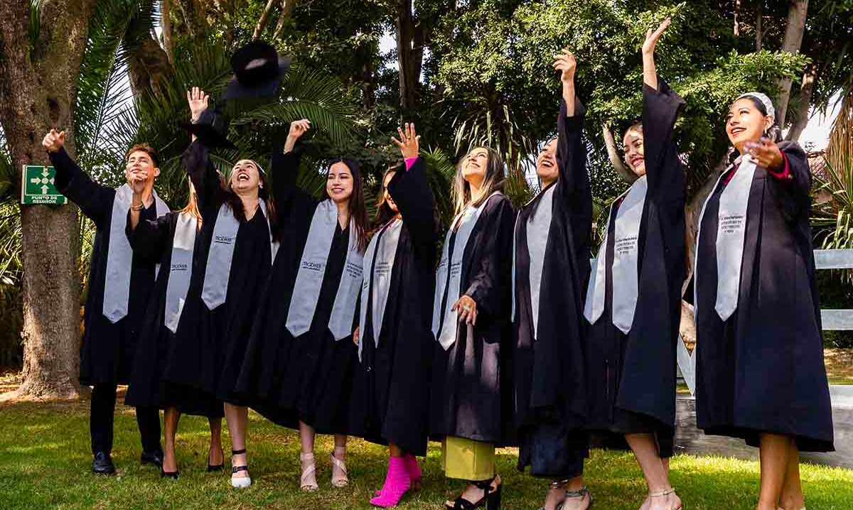 Graduados diseño y dirección de moda