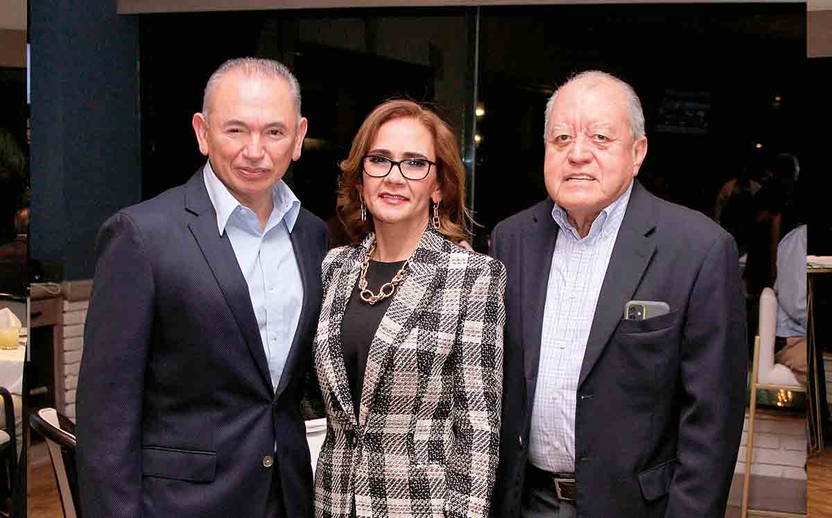 Héctor Núñez, Nora Hilda Mejía y Enrique González / Fotos: José Chang