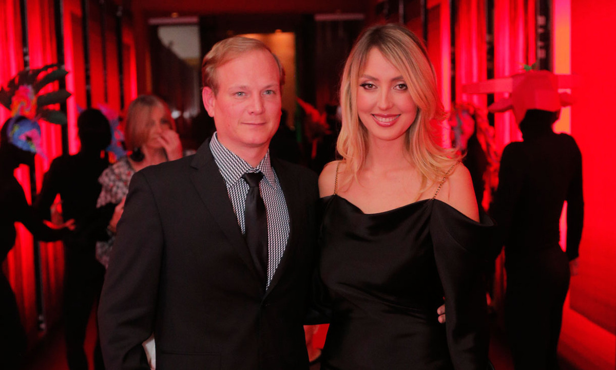 Raúl González y Leslie Gold de González