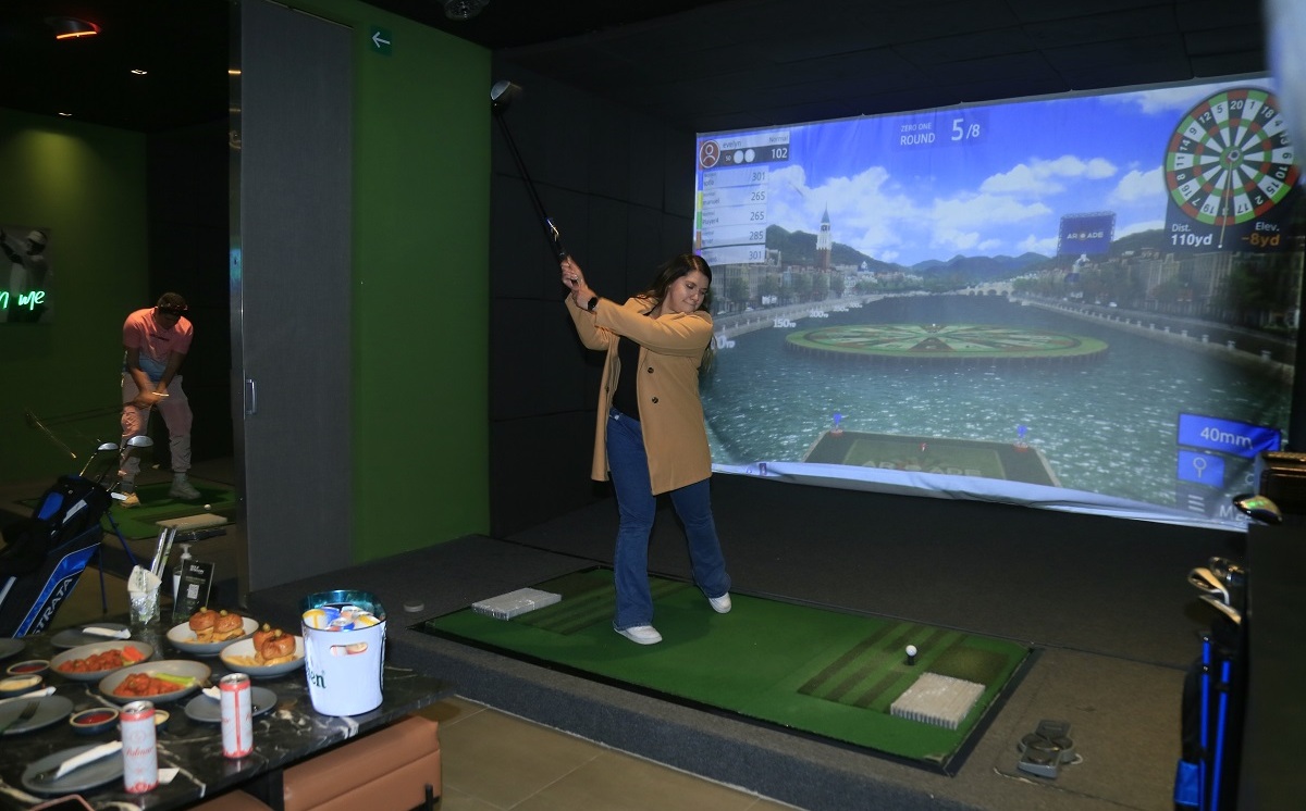 Golf Station de Mulligan’s se distingue por su capacidad de adaptarse a las nuevas tendencias en tecnología y entretenimiento. (Omar Valdez)