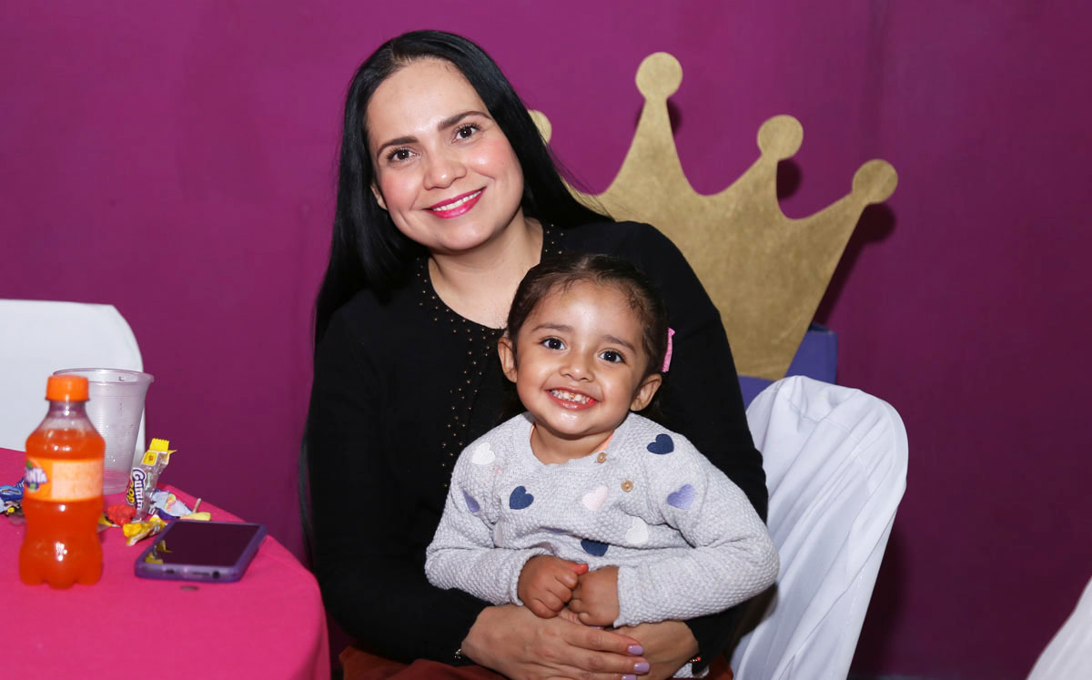 Claudia y María Fernanda