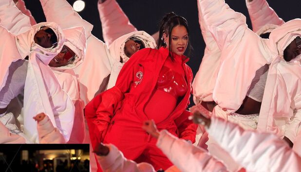 Look con los que Rihanna ARRASÓ en el Super Bowl (Foto: Getty Images)
