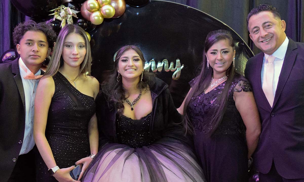 Donovan Rergis, Jennifer Rergis, Fryda Ponce, Dory Rergis e Israel Alva