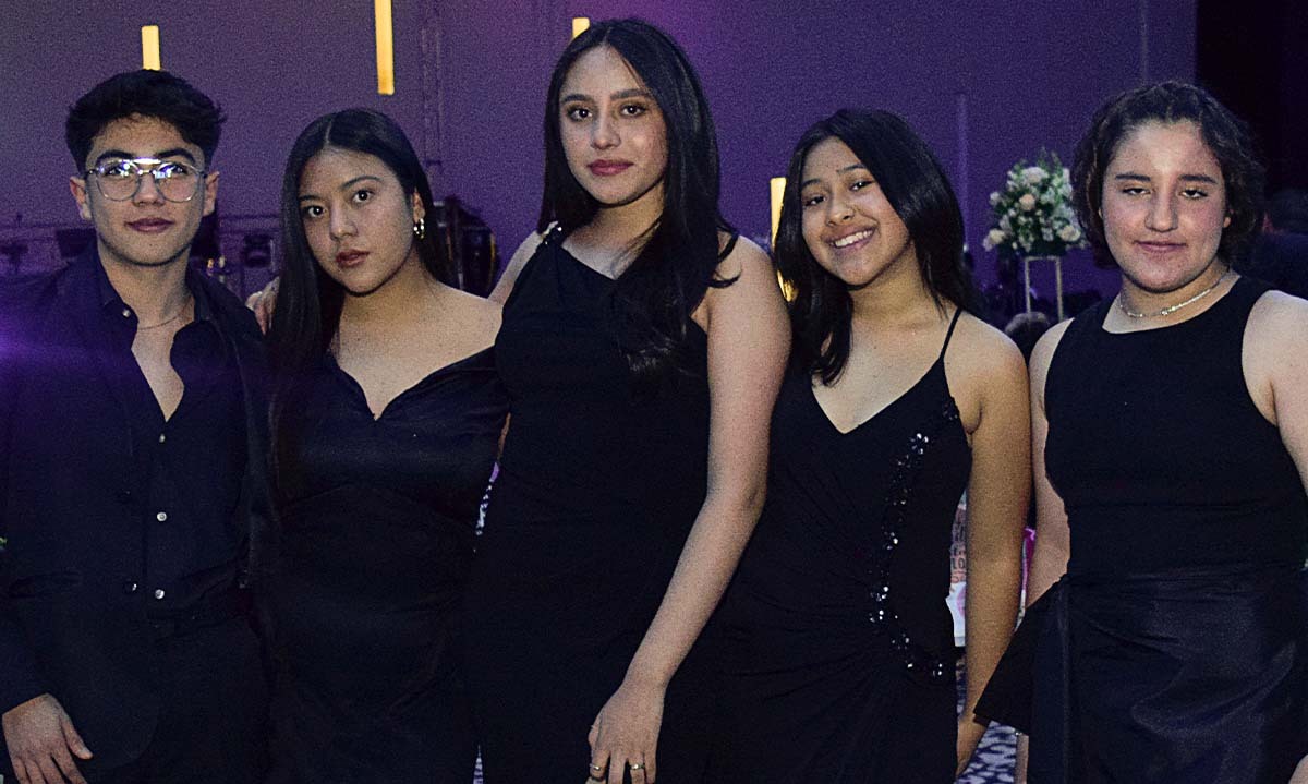 Dylan Ángeles, Isabela Meneses, Rumina Sierra, Allison Bautista y Dasha Salazar