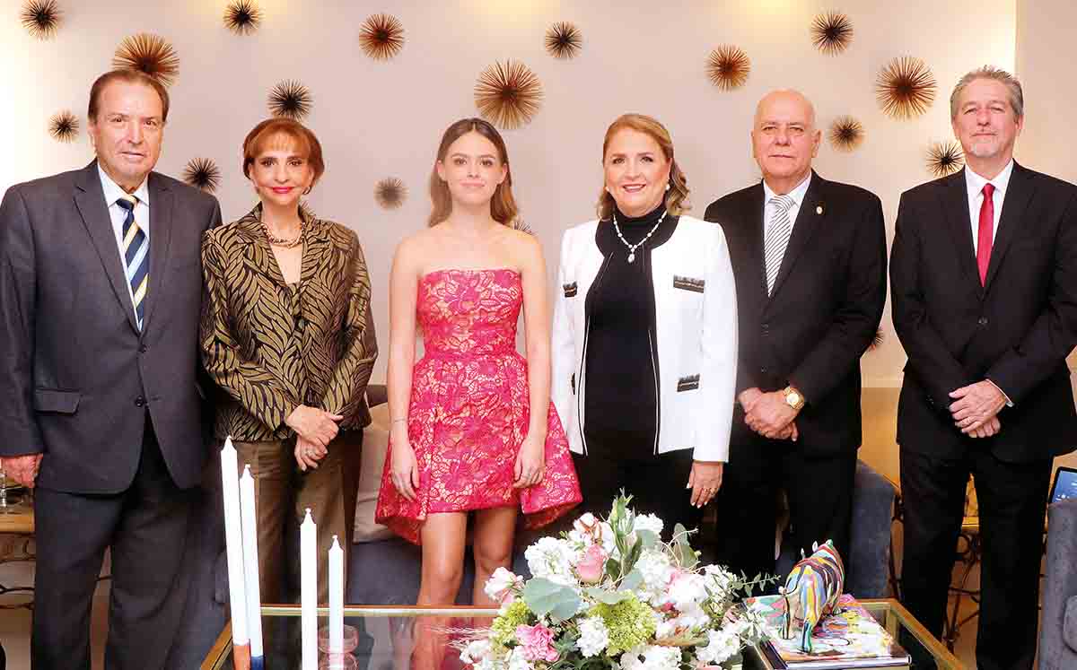 Carlos Gochicoa, Gaby de Gochicoa, Miranda González, Begoña de Azcárraga, Carlos Azcárraga y Germán Meza / Fotos: Dennis Hernández