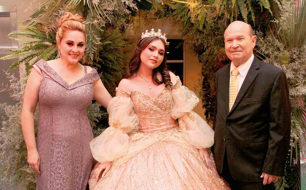 Gladyz Rodríguez, Valeria Garza y Álvaro Garza/ Fotos: José Chang