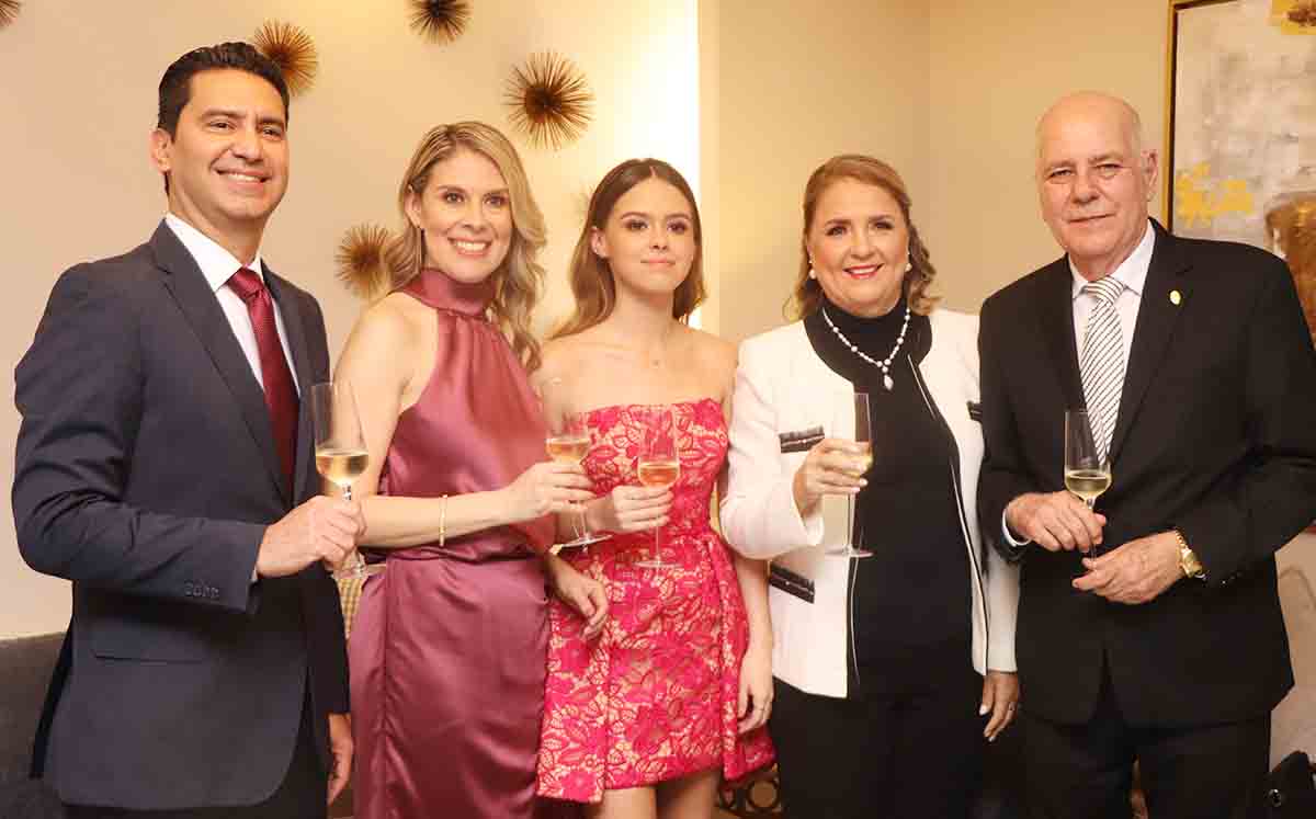 Gustavo González, Blanca Zamora, Miranda Gonzalez, Begoña de Azcárraga y Carlos Azcárraga / Fotos: Dennis Hernández