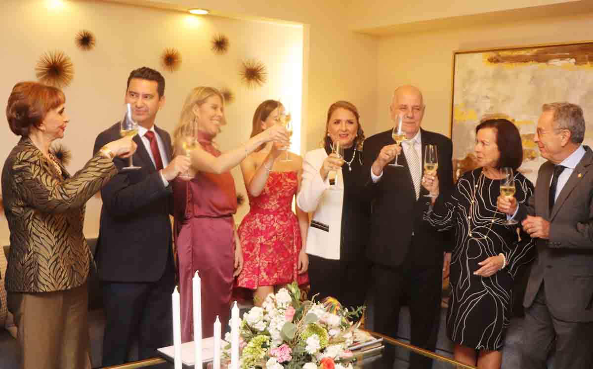 Momentos del brindis / Fotos: Dennis Hernández