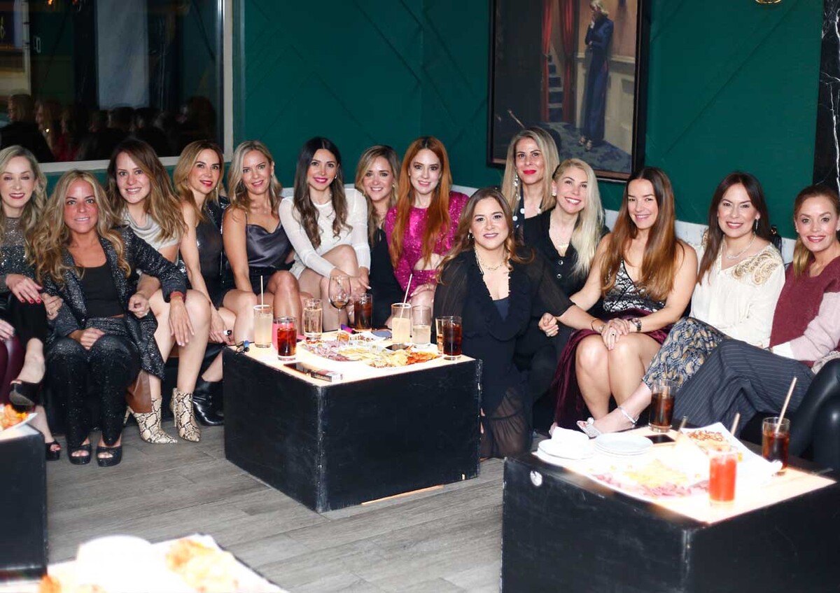 Amigas de las festejadas