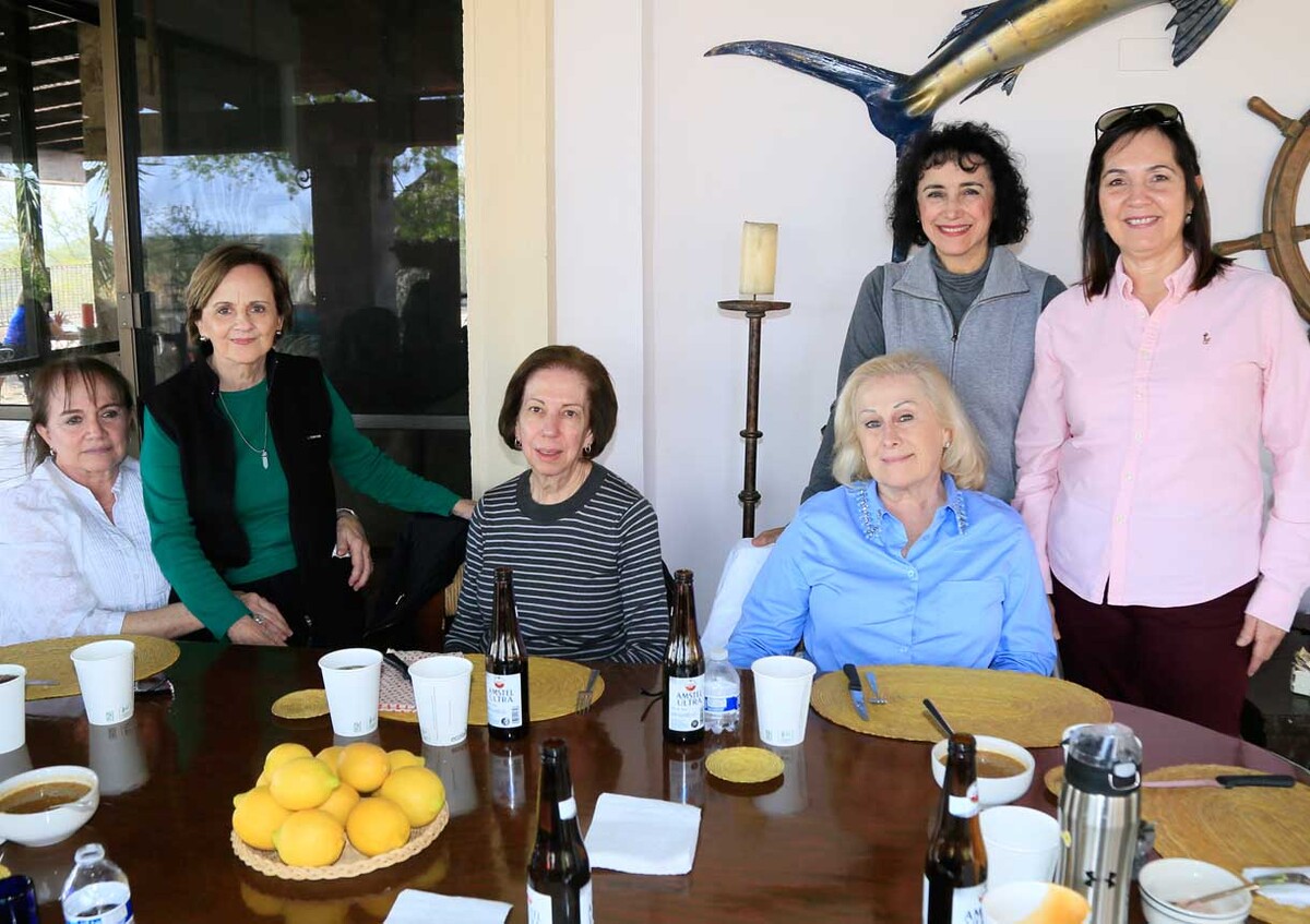 Cristina Legorreta, Yolanda González, Laura Cantú de Martínez, Raquel Sada, Paulina Treviño y Magdalena Lobo