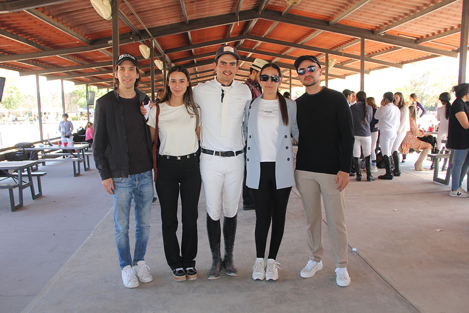Rodrigo Hernández, Andrea Calderón, Juan Ángel Hernández, Valeria Vega y Jesús Aldana Michel
