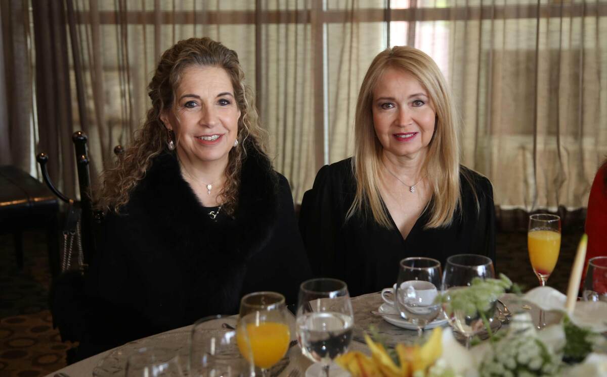 Graciela Llovera de Garza y Gabriela de la Maza de García Corral