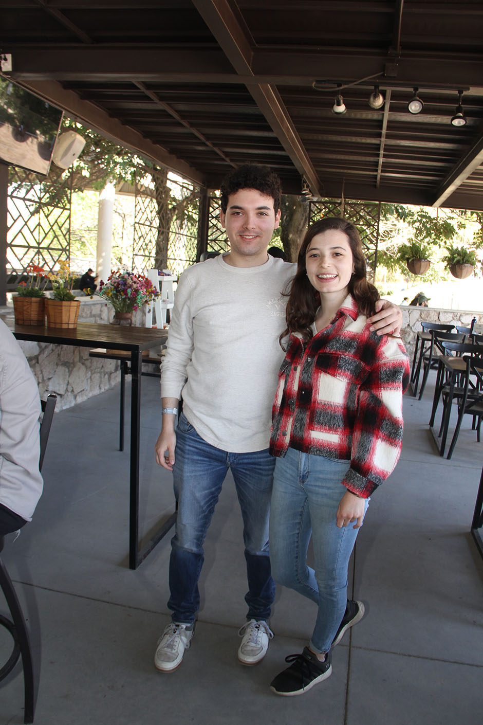 Manuel Hernández y Claudia Hernández