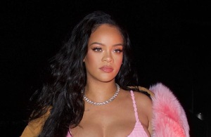 Rihanna posa por primera vez junto a su hijo y son idénticos | Foto (Instagram)