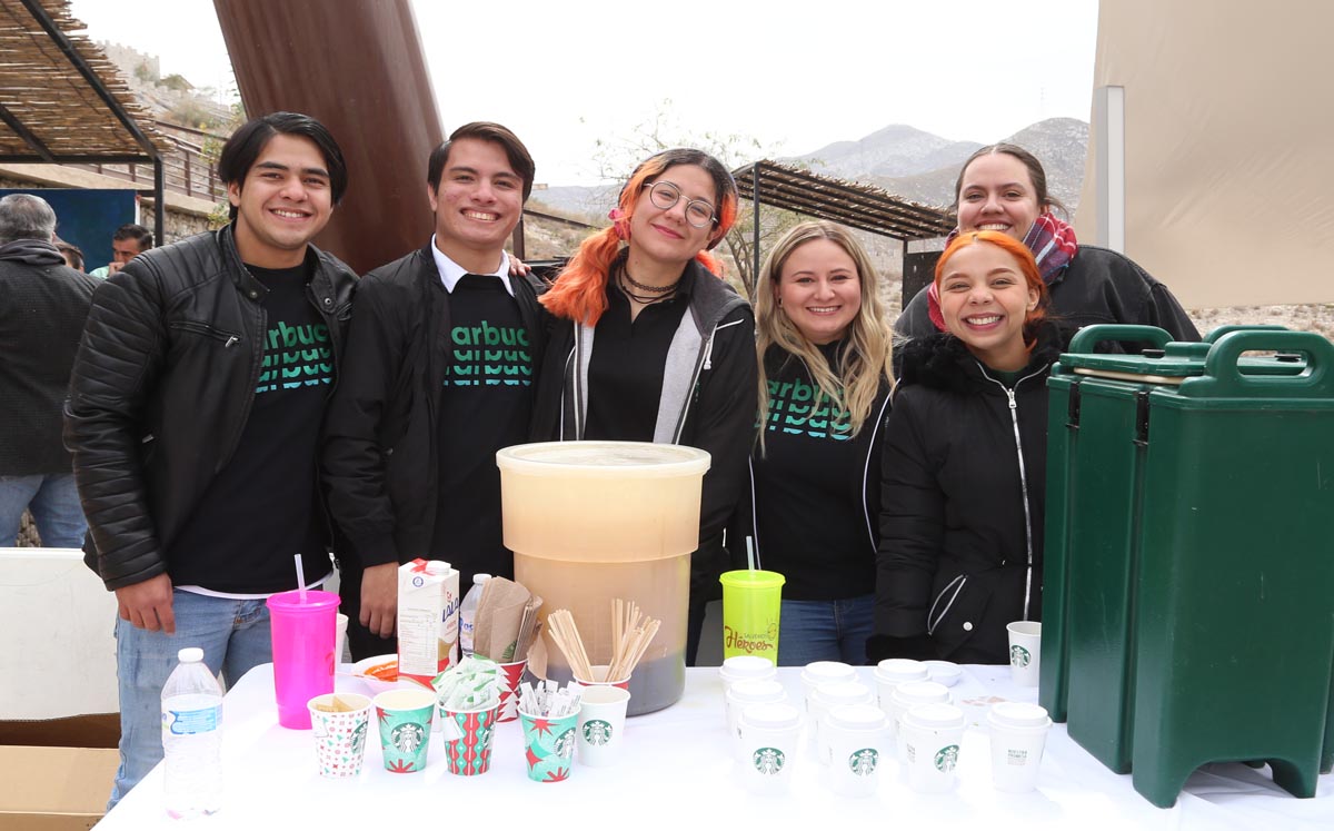 Cande, Jared, Monse, Analí, Cristy y Fer